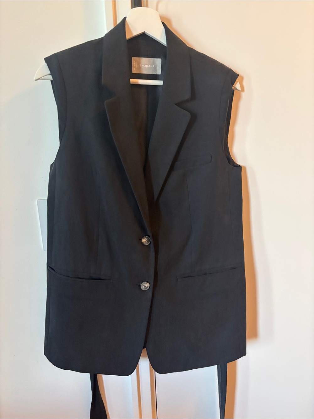 Everlane Black Sleeveless Tailored Vest with Two-Button Front